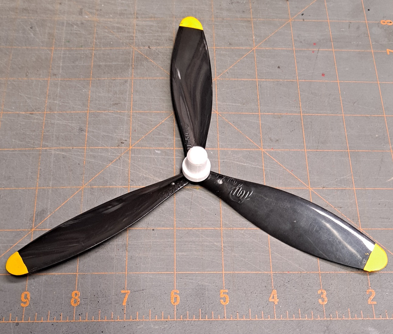 3D-printed ACORN PROPELLER HUBS for nuts